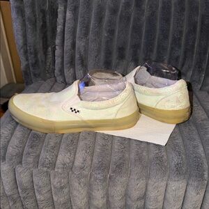 Men’s Glow-in-the-Dark Slip-On Skate Sneakers with Pop Cush Insoles Size 9